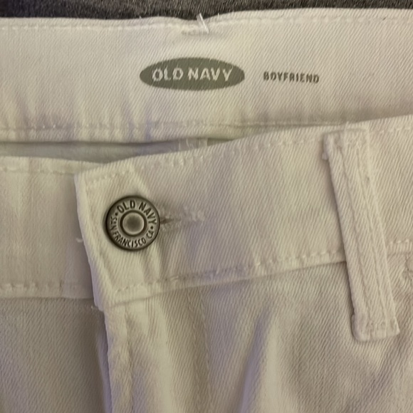 Old Navy White Denim Cuffed Callia Lily Wow BF Shorts - Picture 3 of 4